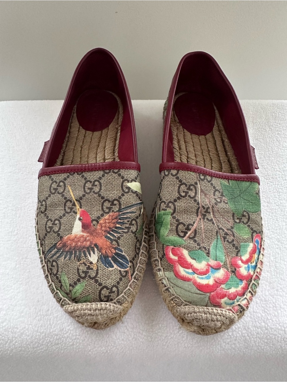 Gucci Beige GG Canvas Espadrilles with Multicolor Bird & Floral Motif